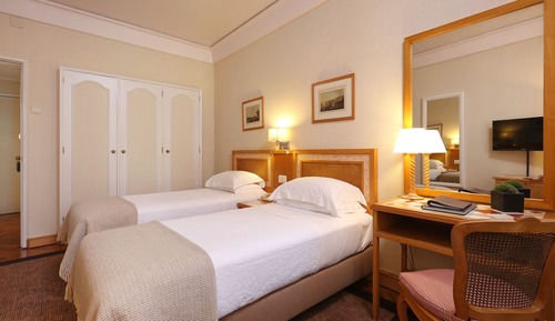 Petite Double Room