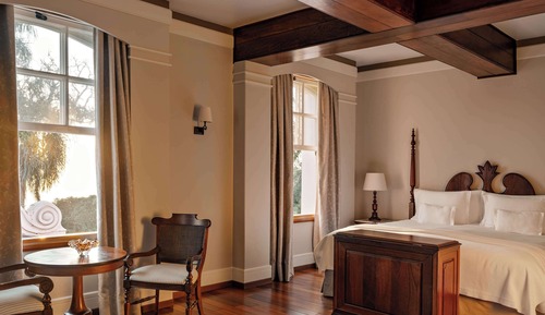 Suite, en una planta alta