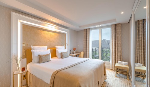 Habitación superior, vistas a la ciudad