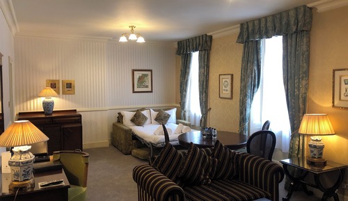 Two Bedroom Apartment Suite with Kitchenette