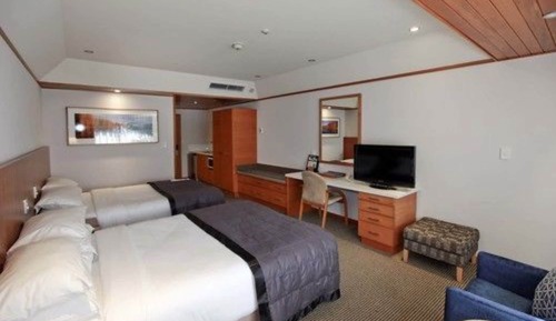 Habitación familiar (1 Queen and 2 Singles)