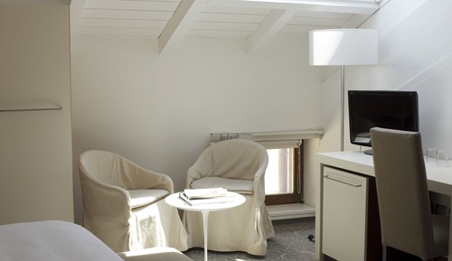 Habitación superior con 1 cama doble o 2 individuales