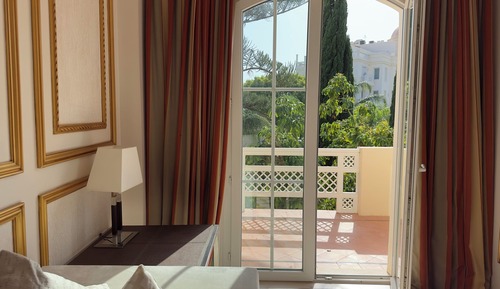 Suite junior, terraza, vistas al jardín