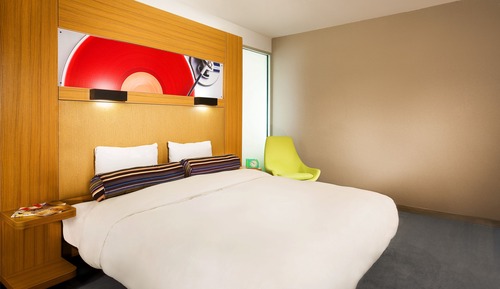 Habitación, 1 cama de matrimonio grande (Mobility/Hearing Access, Roll-In Shwr)