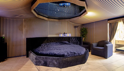 Suite romántica, 1 cama de matrimonio grande, no fumadores, bañera de hidromasaje