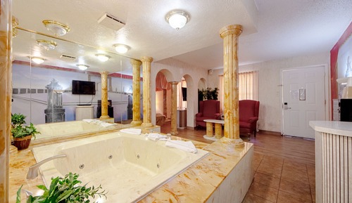 Suite romántica, 1 cama de matrimonio grande, no fumadores, bañera de hidromasaje
