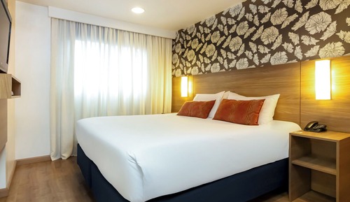 Habitación Premium doble, 1 cama de matrimonio con sofá cama, balcón