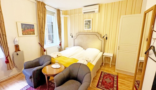 Habitación económica con 2 camas individuales, 1 cama de matrimonio grande