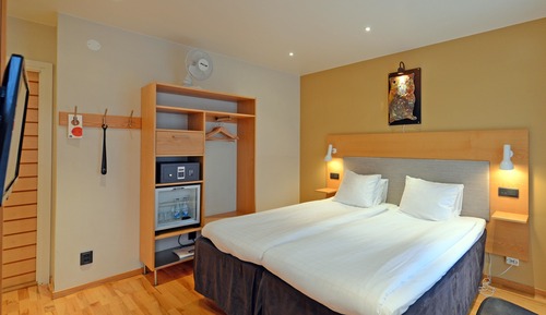 Habitación estándar, 2 camas individuales, no fumadores (with Single Sofabed)