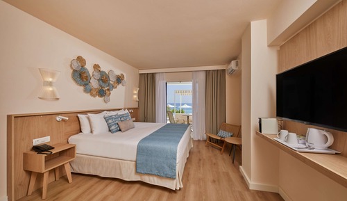 Suite junior, balcón, vistas al mar (2 Adults - Swim up - My Favorite Club)