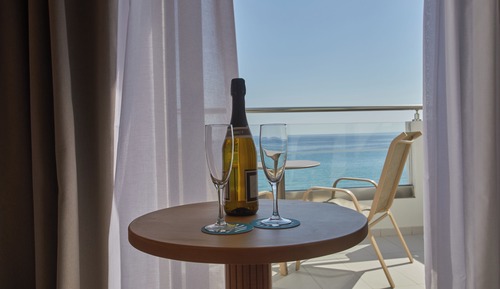 Suite junior, balcón, vistas al mar (2 Adults - My Favorite Club)