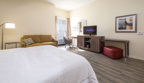 Habitación, 1 cama de matrimonio grande (Mobility & Hearing, Roll-in Shower)