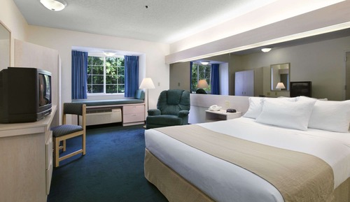 Suite estudio, 1 cama de matrimonio, no fumadores (Mobility/Hearing Impaired)