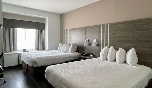 Habitación estándar, 2 camas de matrimonio, accesible para personas con discapacidad, bañera