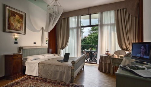 Habitación estándar con 1 cama doble o 2 individuales