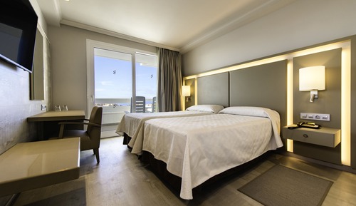 Habitación estándar doble, balcón (3 adultos)