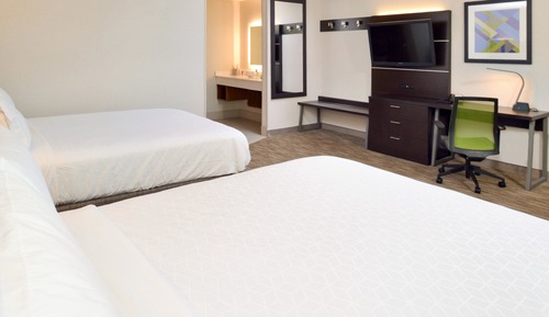Habitación estándar, 2 camas de matrimonio, accesible para personas con discapacidad (Mobility Tub)