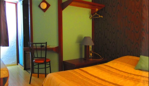 Habitación con 2 camas individuales
