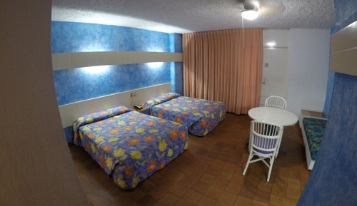 Habitación económica, 2 camas dobles