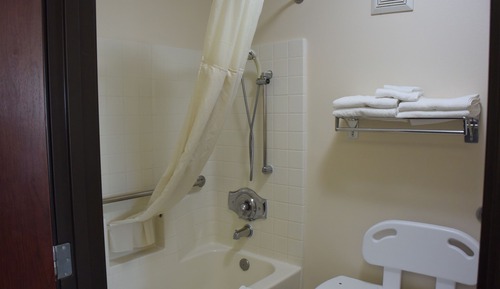 Habitación, 2 camas de matrimonio, accesible para personas con discapacidad (Pet-Friendly, Mobility)