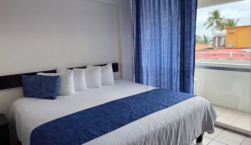Standard Room with Mountain View