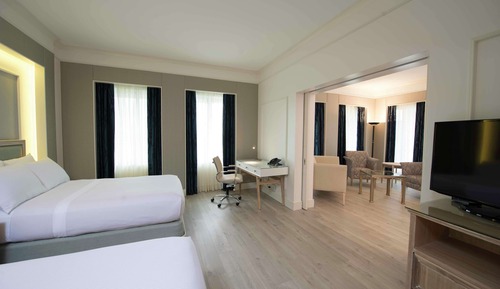 Suite ejecutiva, 2 camas de matrimonio, acceso al Business Lounge