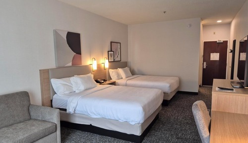Habitación, varias camas
