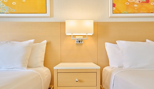 NORTH CLASSIC ROOM 2 QUEEN NON-SMOKING