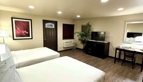 Suite familiar, 2 camas de matrimonio (Supreme, 2nd Floor, No Elevator)