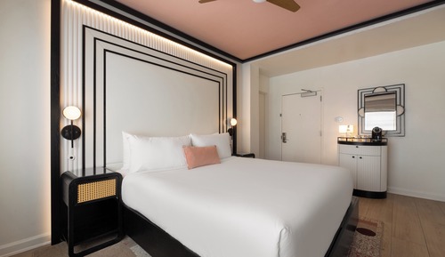 Habitación Deluxe, 1 cama de matrimonio grande, vistas parciales al mar