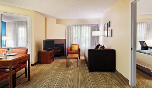 Suite, 2 habitaciones (Mobility/Hearing Access, Roll-In Shwr)