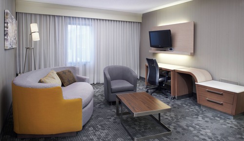 Suite, 1 cama de matrimonio con sofá cama, no fumadores (Mobility Accessible, Tub)