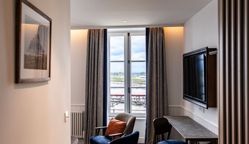 Suite, vistas a la bahía (Annex or Main Building)