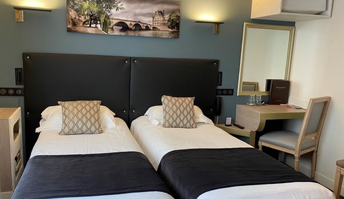 Habitación con 1 cama doble o 2 individuales (accessible  à mobilité réduite)