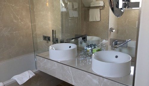 Habitación triple, balcón