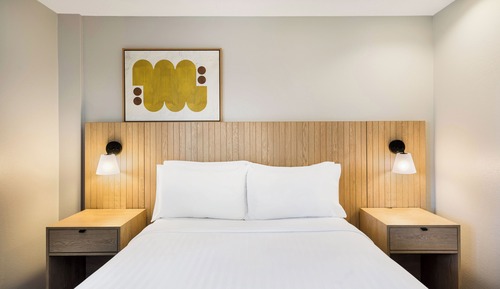 Suite, 1 cama de matrimonio con sofá cama, accesible para personas con discapacidad (Roll-In Shower)