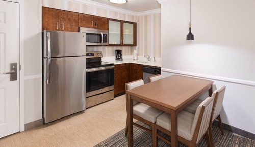 Suite, 2 habitaciones, chimenea (Mobility/Hearing Access, Roll-in Shwr)