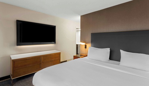 Suite, 1 habitación (Mobility/Hearing Access, Roll-In Shwr)