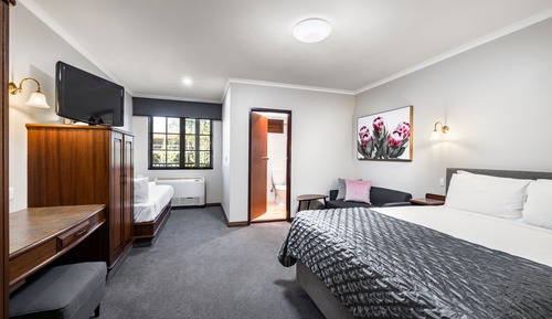 Standard Queen Room