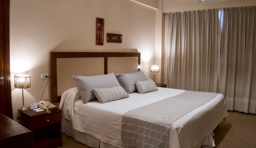 Habitación estándar con 1 cama doble o 2 individuales