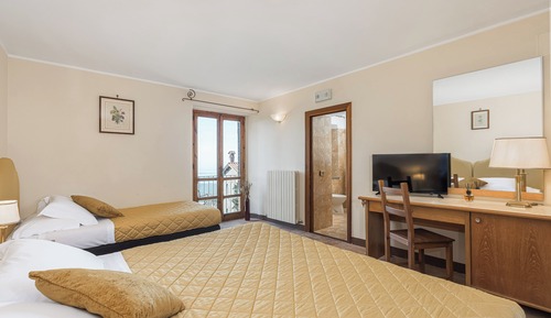 Habitación triple clásica