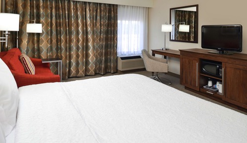 Habitación, 1 cama de matrimonio grande, bañera (Mobility & Hearing)