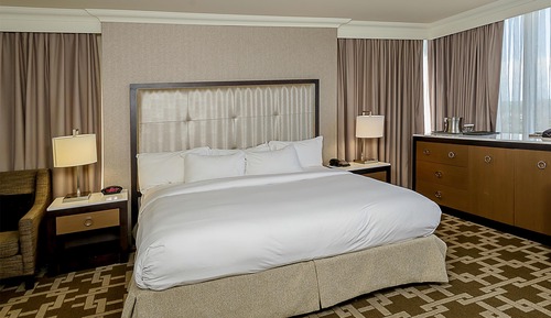 Habitación, 1 cama de matrimonio grande (US Fallsview)