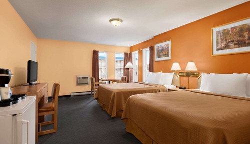 Suite, 2 camas de matrimonio, cocina básica