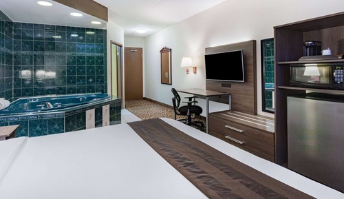Suite, 1 cama de matrimonio grande, bañera de hidromasaje