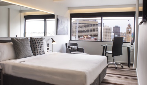 Habitación superior, 1 cama de matrimonio, vistas a la ciudad