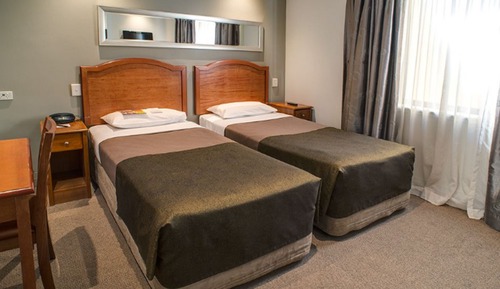 Habitación estándar con 2 camas individuales (Standard Twin with no Housekeeping )