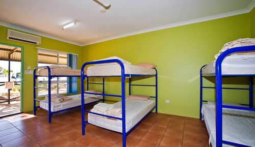 Dormitorio compartido, dormitorio mixto