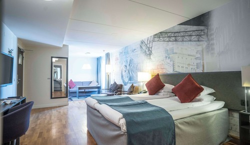 Habitación superior, 1 cama de matrimonio grande con sofá cama
