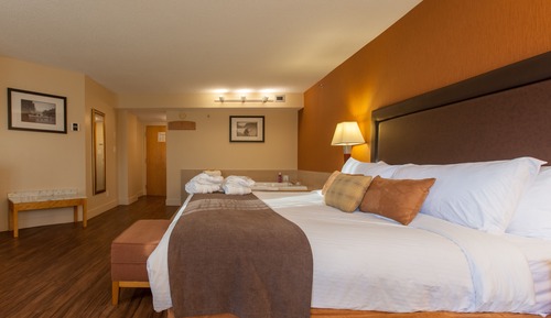 Suite estudio (Coast Premium Suite with Jet Tub)